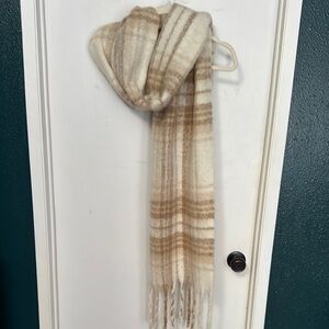 Old Navy Cream and Tan Fringe Scarf